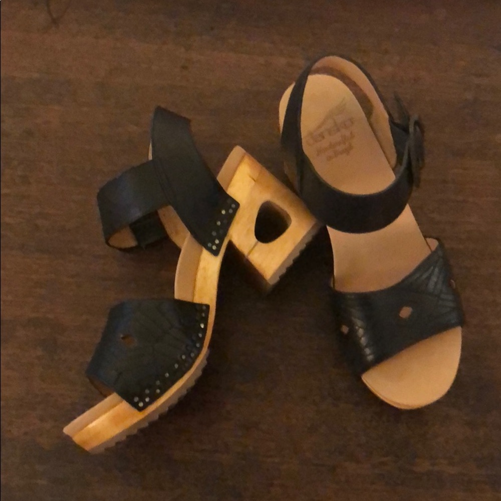 New! Dansko “Odele” Sandals - Excellent Condition